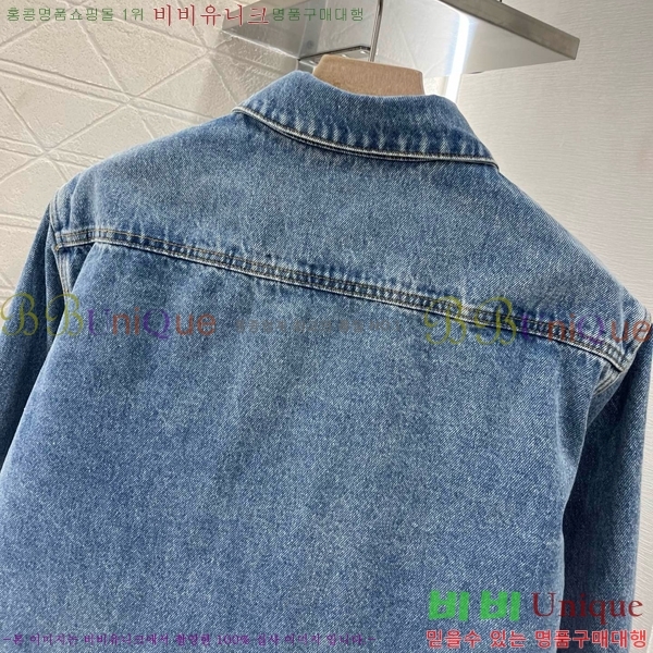  ƹ    AM2456772-2