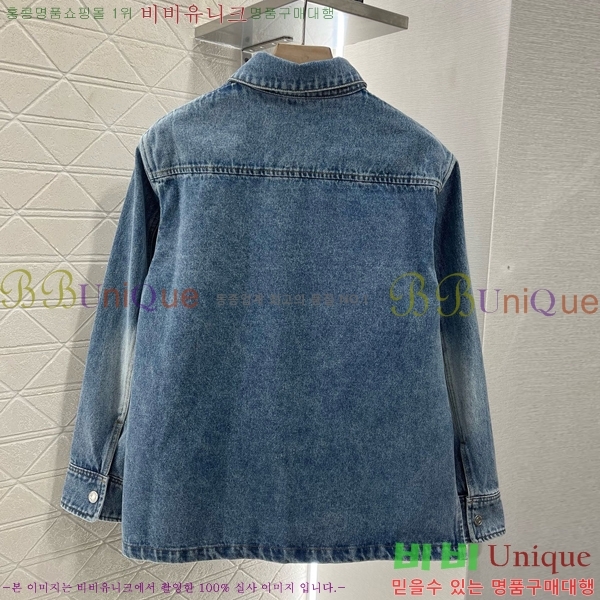  ƹ    AM2456772-3