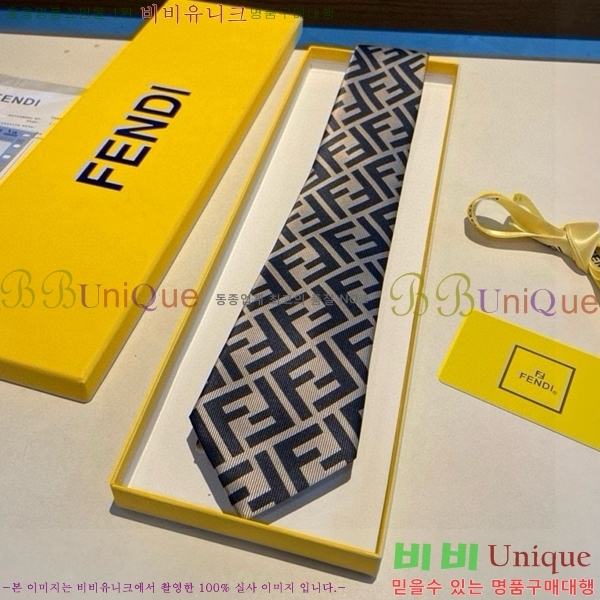 # ̷ Ÿ 8FE249242-7