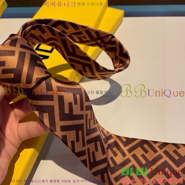# ̷ Ÿ 8FE249242-8