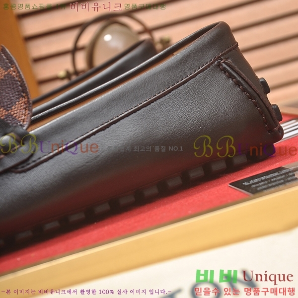  ̺  L7161627-21