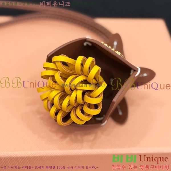 ̿̿ ŰȦ MIU016657-7