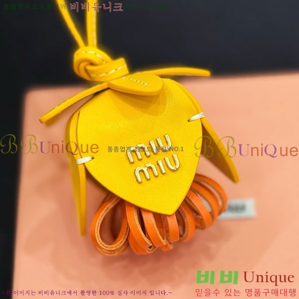 ̿̿ ŰȦ MIU016657-9                    