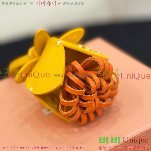 ̿̿ ŰȦ MIU016657-9                    