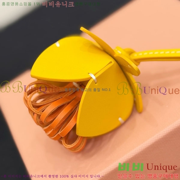 ̿̿ ŰȦ MIU016657-9                    