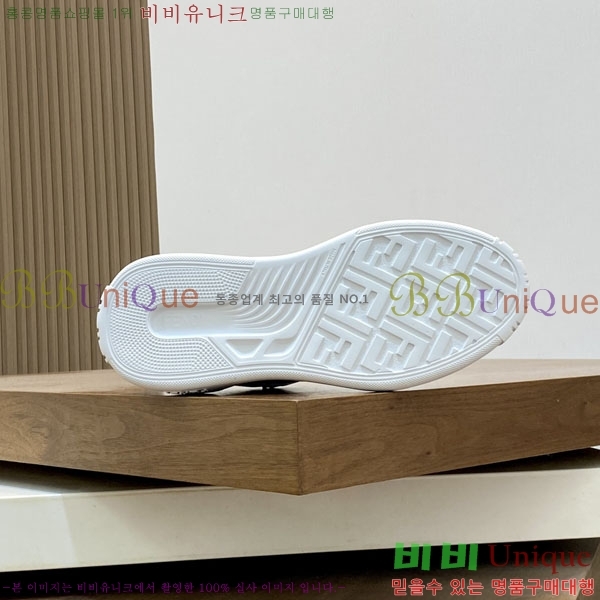   Ŀ F8560032-2