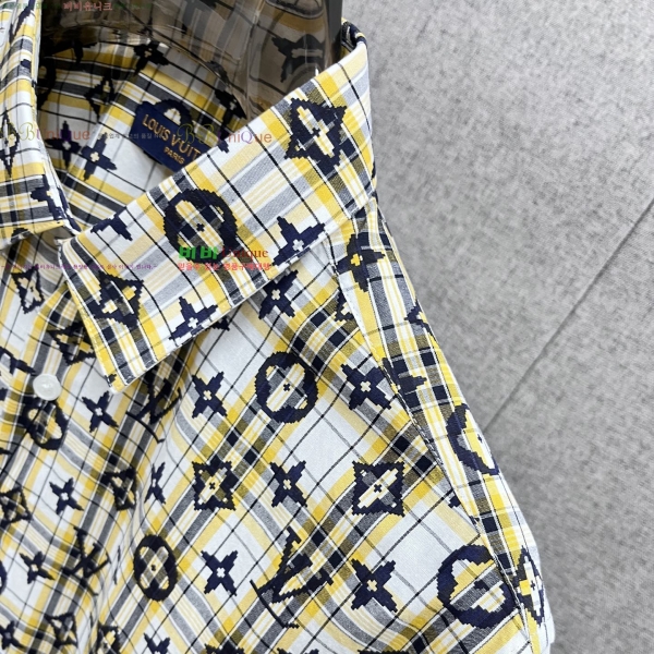  ̺  22L255615-1