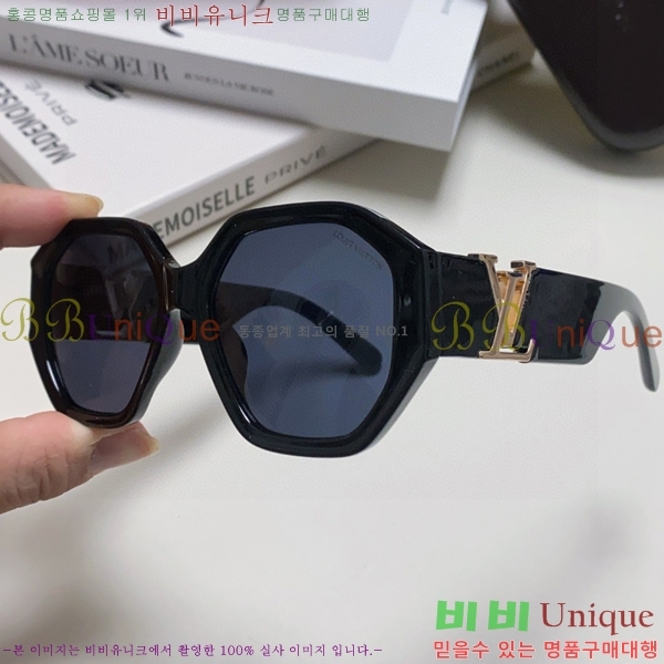 ̺ ۶ LV1008911-4