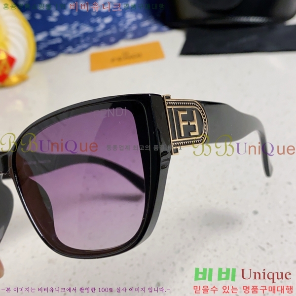  ۶ F924702-6