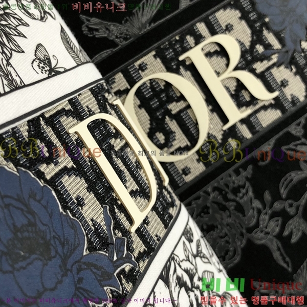    Ƽ D97710
