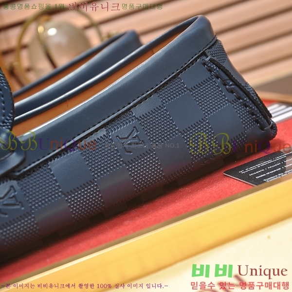  ̺  L7161628-25