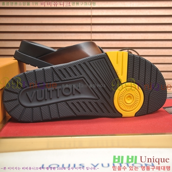  ̺  L8920936-4